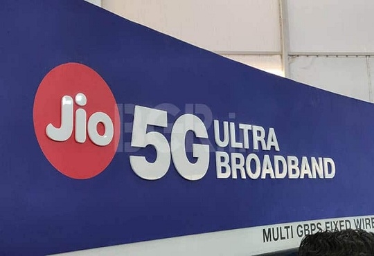 Reliance Jio join hands with realme to bring 'True 5G' on its new devices