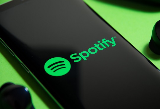 Spotify buys startup Podz to boost podcast experience